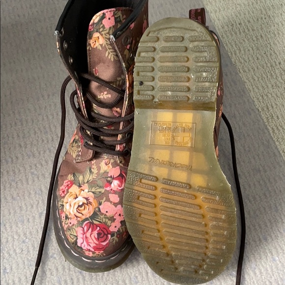 Dr Martens Airwair - Picture 3 of 3